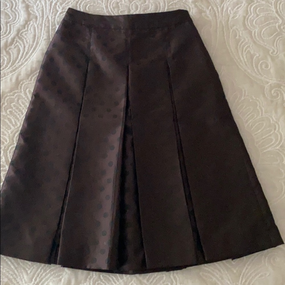 Mid length skirt